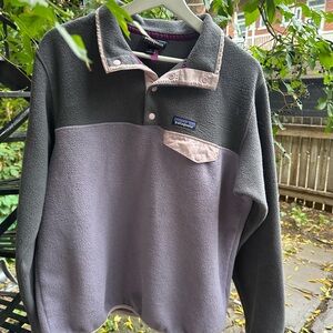 Patagonia Synchilla Two-Tone Fleece Pullover in Gray and Lavender